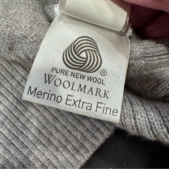 Gap 100% merino wool button front cardigan small - Picture 10 of 10